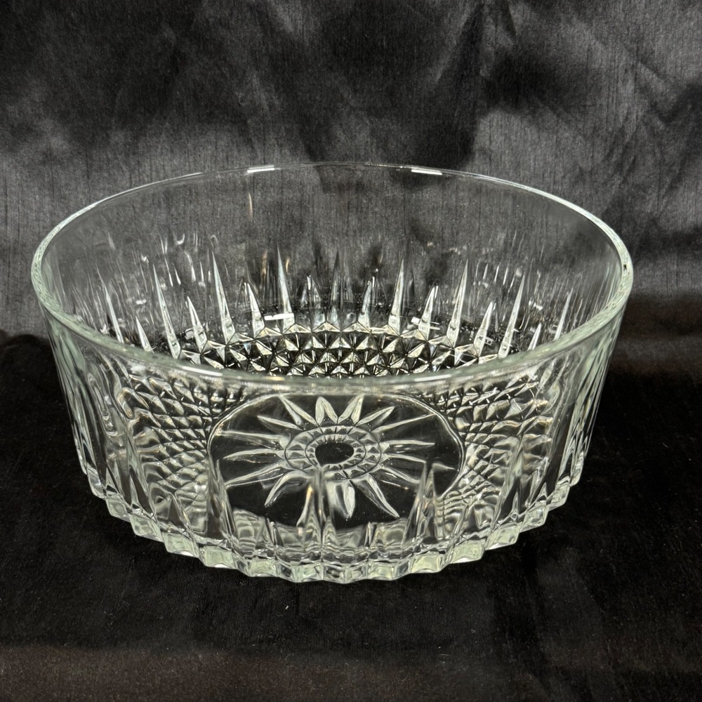 Arcoroc France‎ Louison Clear Glass Serving Bowl Diamond Cut Starburst 9 Inch